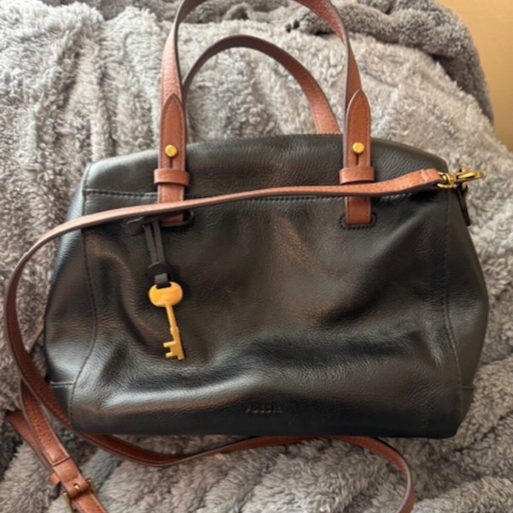 Fossil Crossbody Satchel Top Handle Bag in Black - New, never used